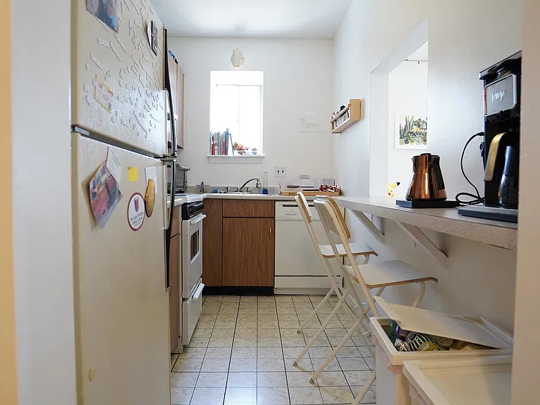 79 Sutherland Rd #8 — Photo 5