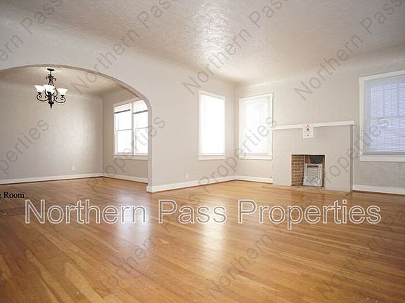 3rd image of 4424 Cambridge Ave