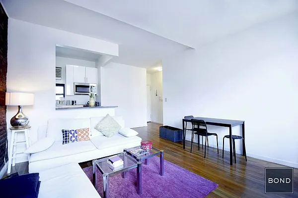 Rented by Bond New York | media 13