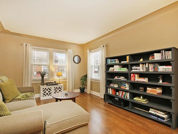 4th image of 1629 Margaret Ave SE