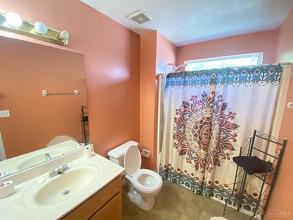 4th image of 681 Parkland Dr