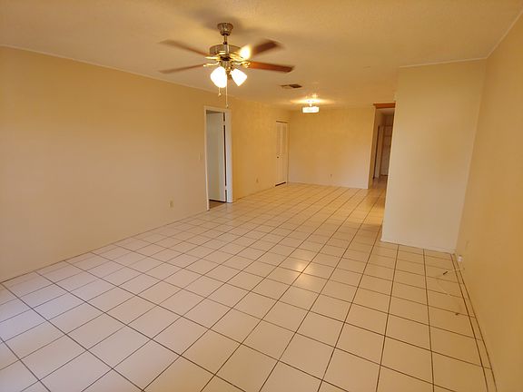 4th image of 8362 Somerset Dr