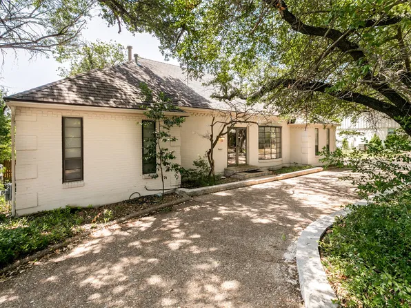 1909 Dakar Rd E, Fort Worth, TX 76116