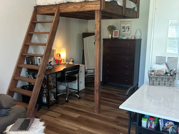 1212 Carolina St #B, College Station, TX 77840