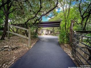 225 Rockin D Ln, Lakehills, TX 78063