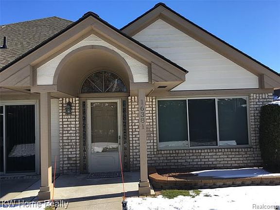 2nd image of 16381 Clarkson Dr