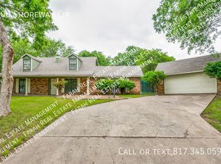 100 Shoreway Cir, Waxahachie, TX 75165