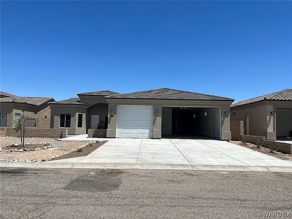 3 bed, 1419 sqft, $2,649 — Photo 1
