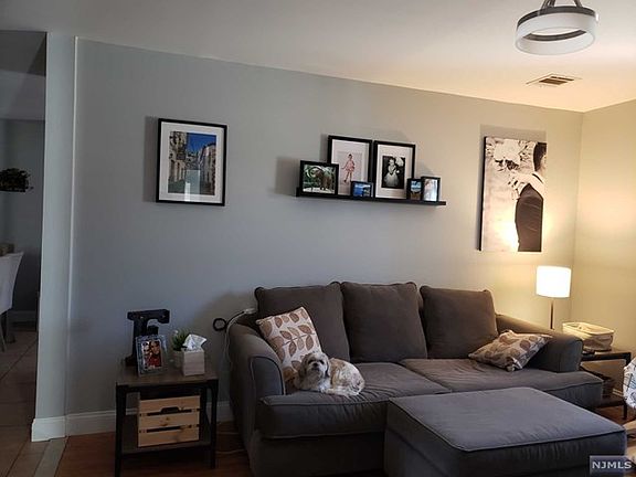 5th image of 625 Belgrove Dr