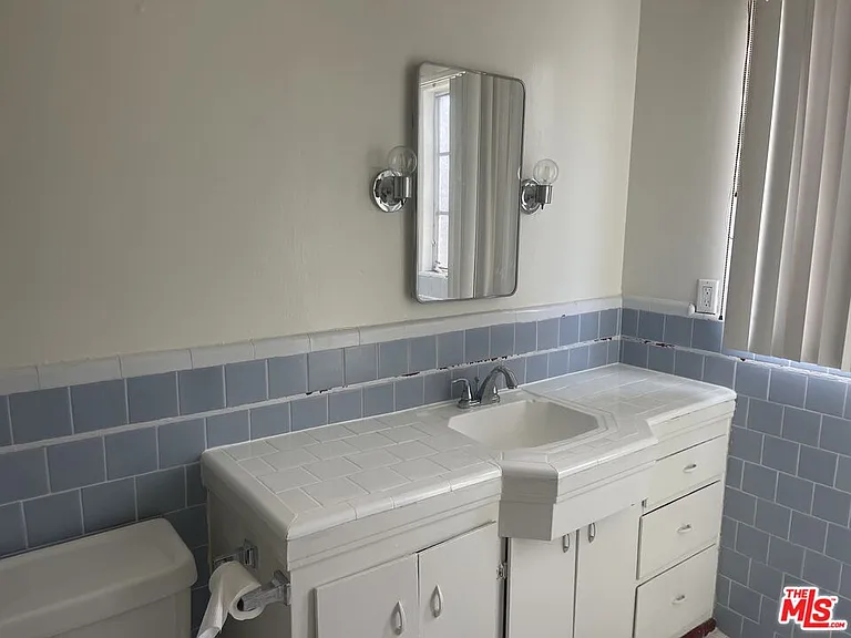 1839 S Beverly Glen Blvd #4 — Photo 6