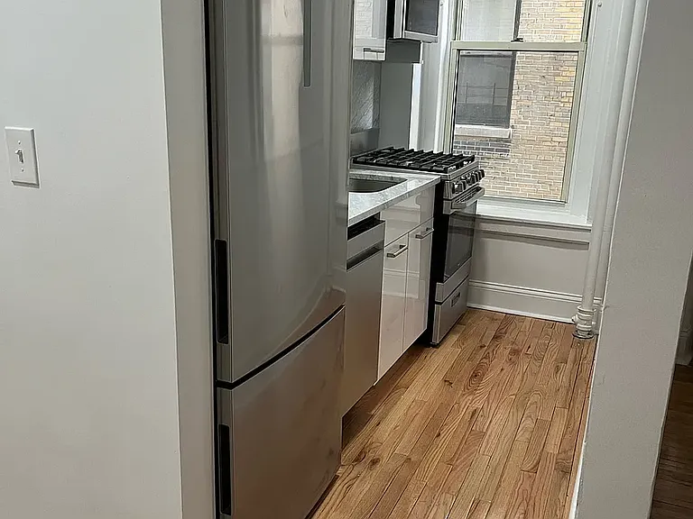 246 W End Ave #3F — Photo 2