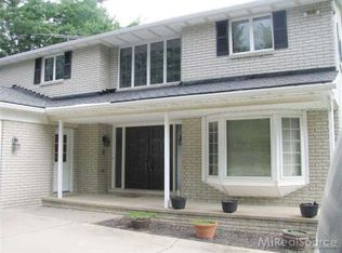 11206 Orchard Hill Dr, Romeo, MI 48065