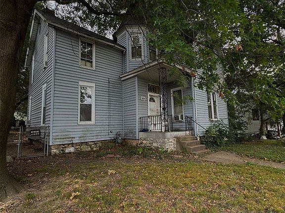2nd image of 6252 Famous Ave