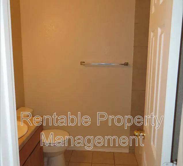 109 Collett Ct — Photo 5