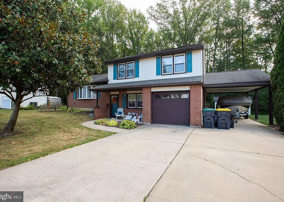 1st image of 2022 Floral Dr
