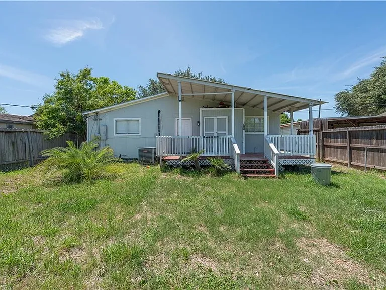 1217 Baywood Ln — Photo 21