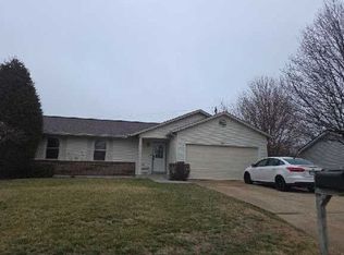 3 Fawnwood Ct, O'Fallon, MO 63366
