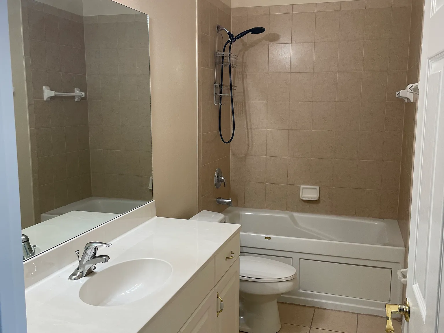 2 bed, 1250 sqft, $1,700 — Photo 3