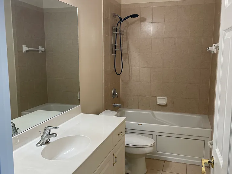 3165B Sun Lake Ct — Photo 3