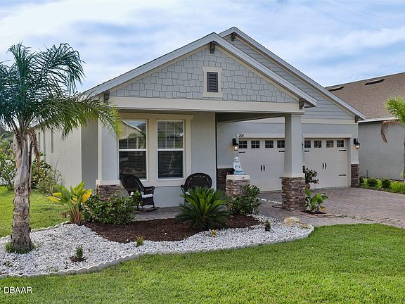 3rd image of 204 Venetian Palms Blvd