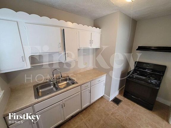 5th image of 4861 Crittenden Ave