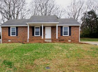715 Green Valley Ct, Clarksville, TN 37042
