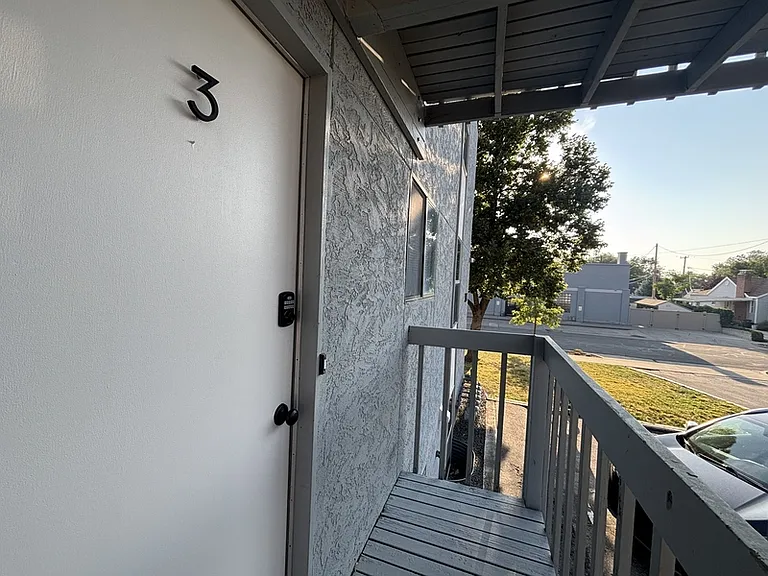 1583 E Stratford Ave #2 — Photo 21