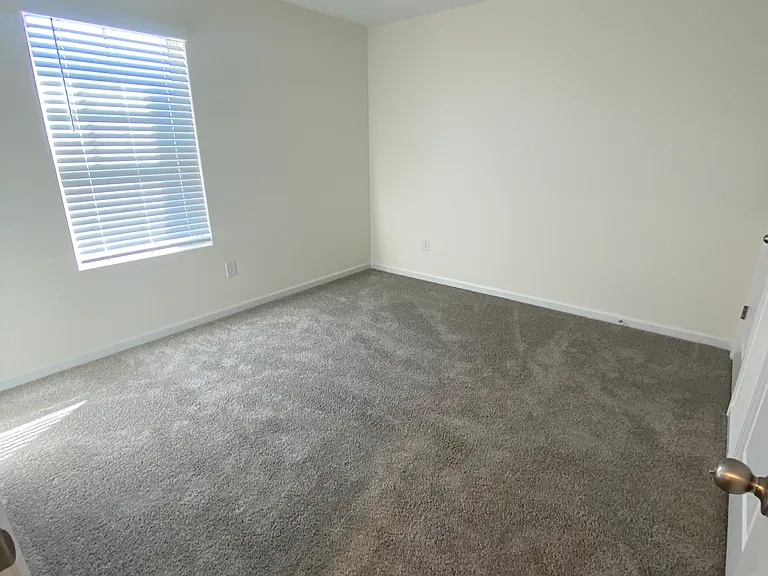 530 Seaborn Cir — Photo 8