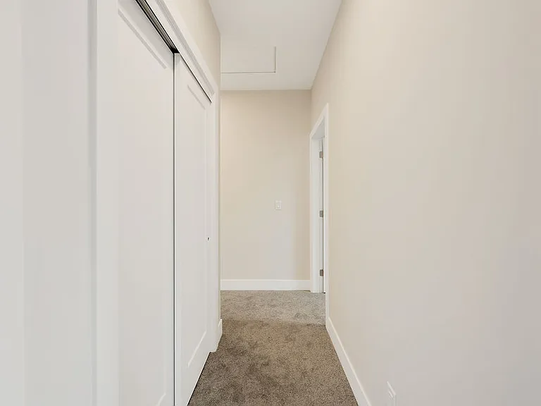 710 Catherine St — Photo 39