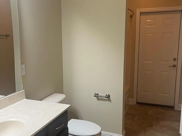 1950 Alamanda Ct — Photo 11