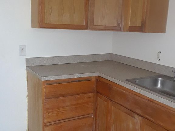 4th image of 1582 E 133rd St