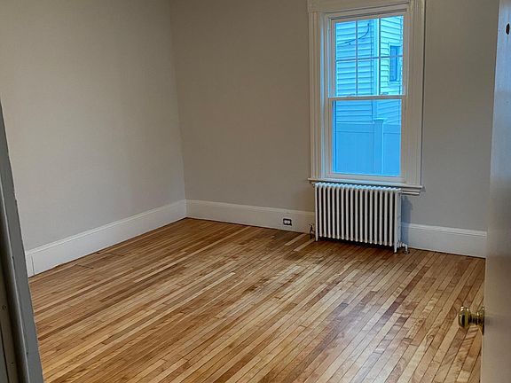 3rd image of 15 Clifton Ave APT 1