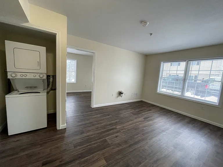 Redstone Apartments — Photo 22