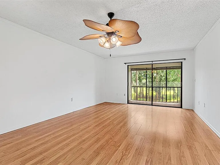108 Woodlands Ct #108 — Photo 2