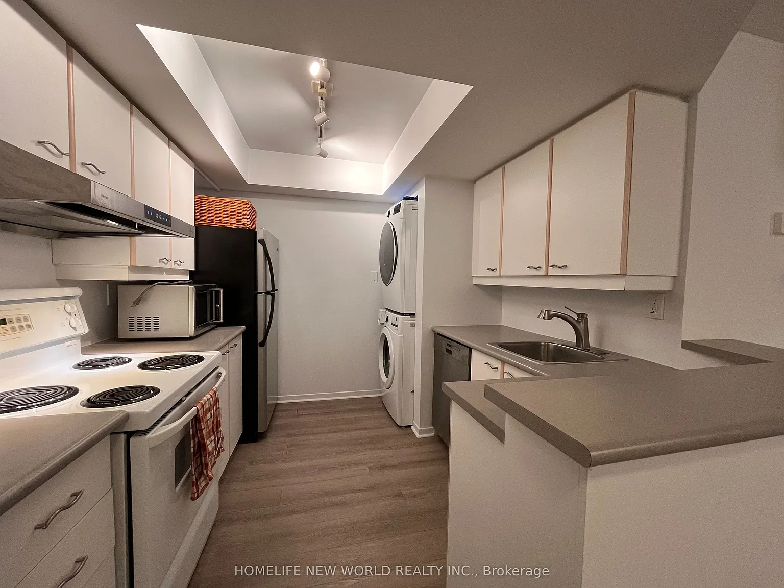 2 bed, $3,000 — Photo 4