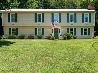 3737 Crestbrook Ln, Pfafftown, NC 27040