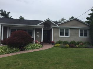 6 Searington Dr, Syosset, NY 11791