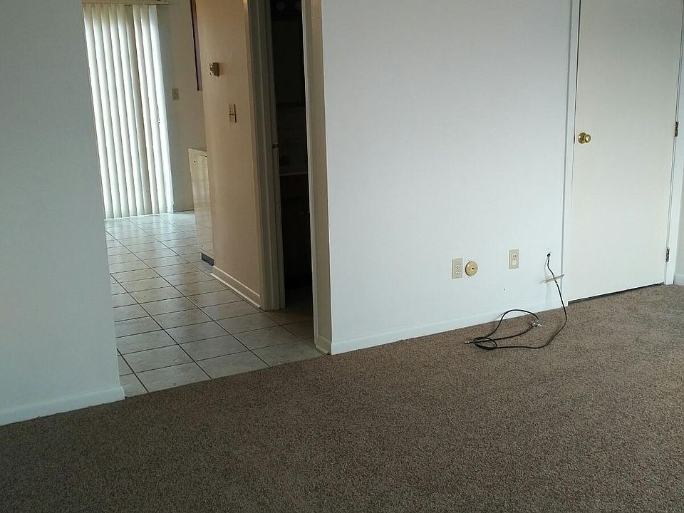 1st image of 2159 Lake Glen Ct #1