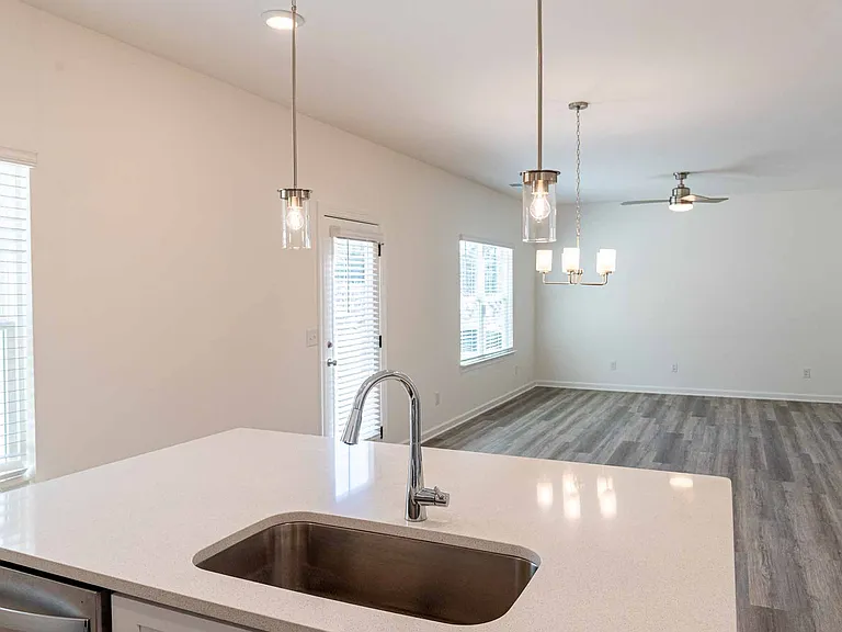 3348 Pepperpike Ct — Photo 7