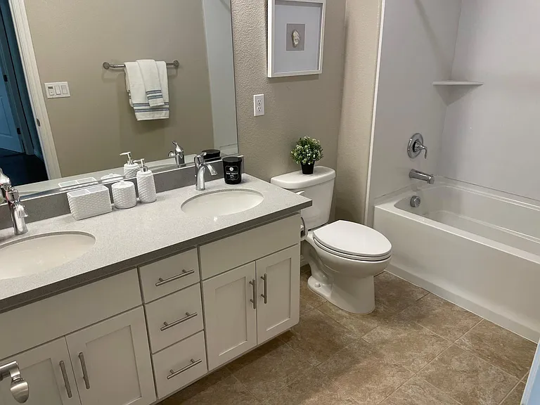 Mahuron Cir — Photo 16