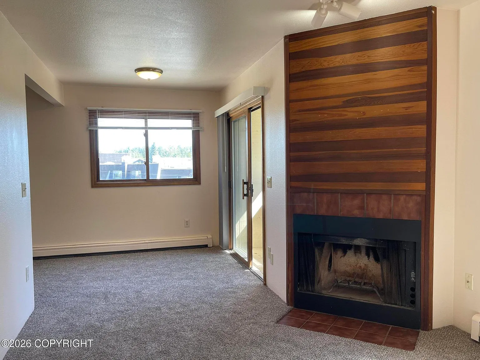 3 bed, 1.0 bath, 890 sqft, $1,650 — Photo 1