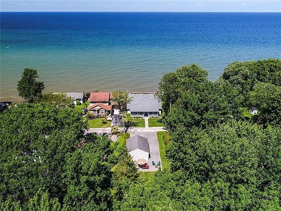 3rd image of 24 Zellweger Bch