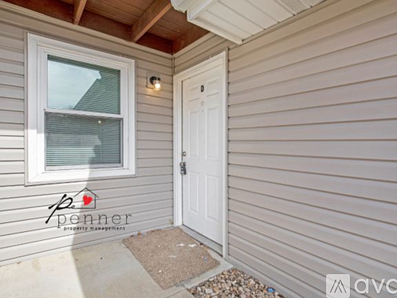 4th image of 1032 NE Lindsay Ave #D