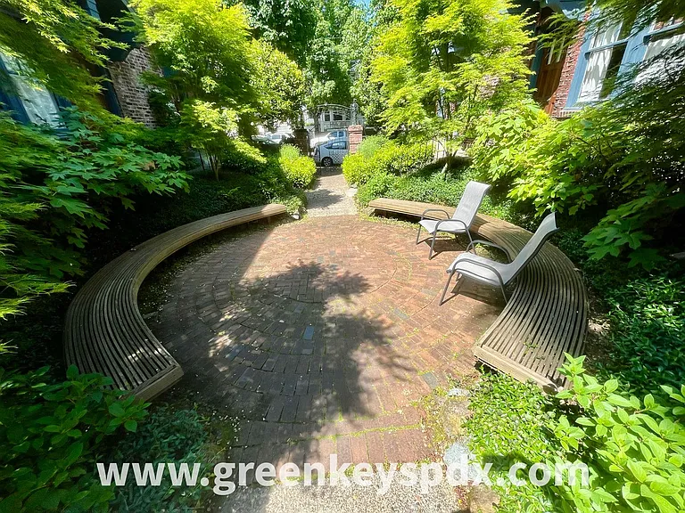 2182 NW Hoyt St #8 — Photo 18