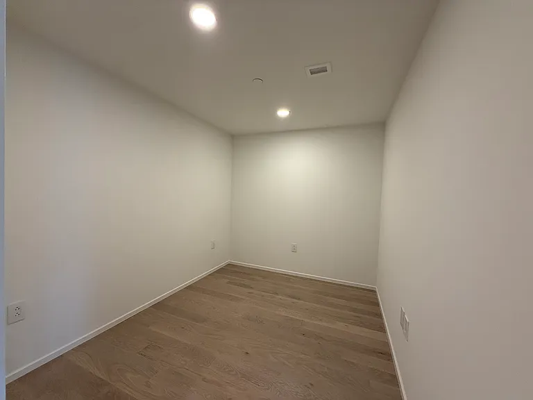 333 Ward Ave #3506 — Photo 8
