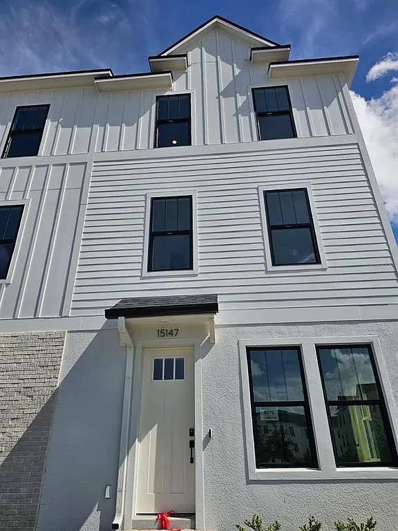 4 bed, 3.5 bath, 1846 sqft, $3,300 — Photo 2