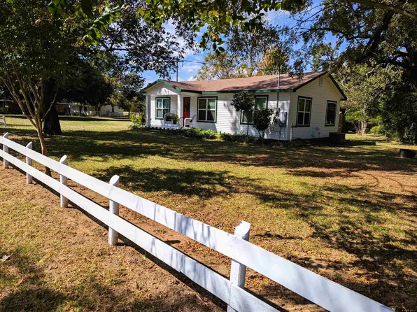 1629 Quevado St, Jacksonville, TX 75766