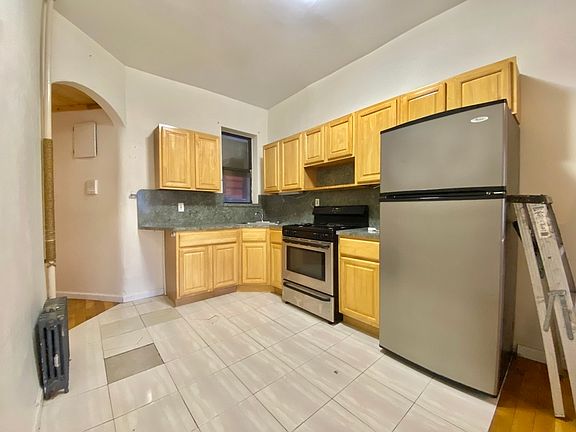 3rd image of 79 Underhill Ave #4P