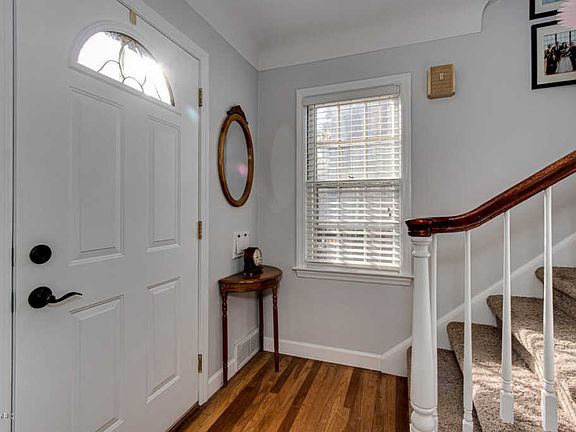 3rd image of 2453 Godwin Ave SE