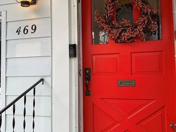 5th image of 469 E 13th St